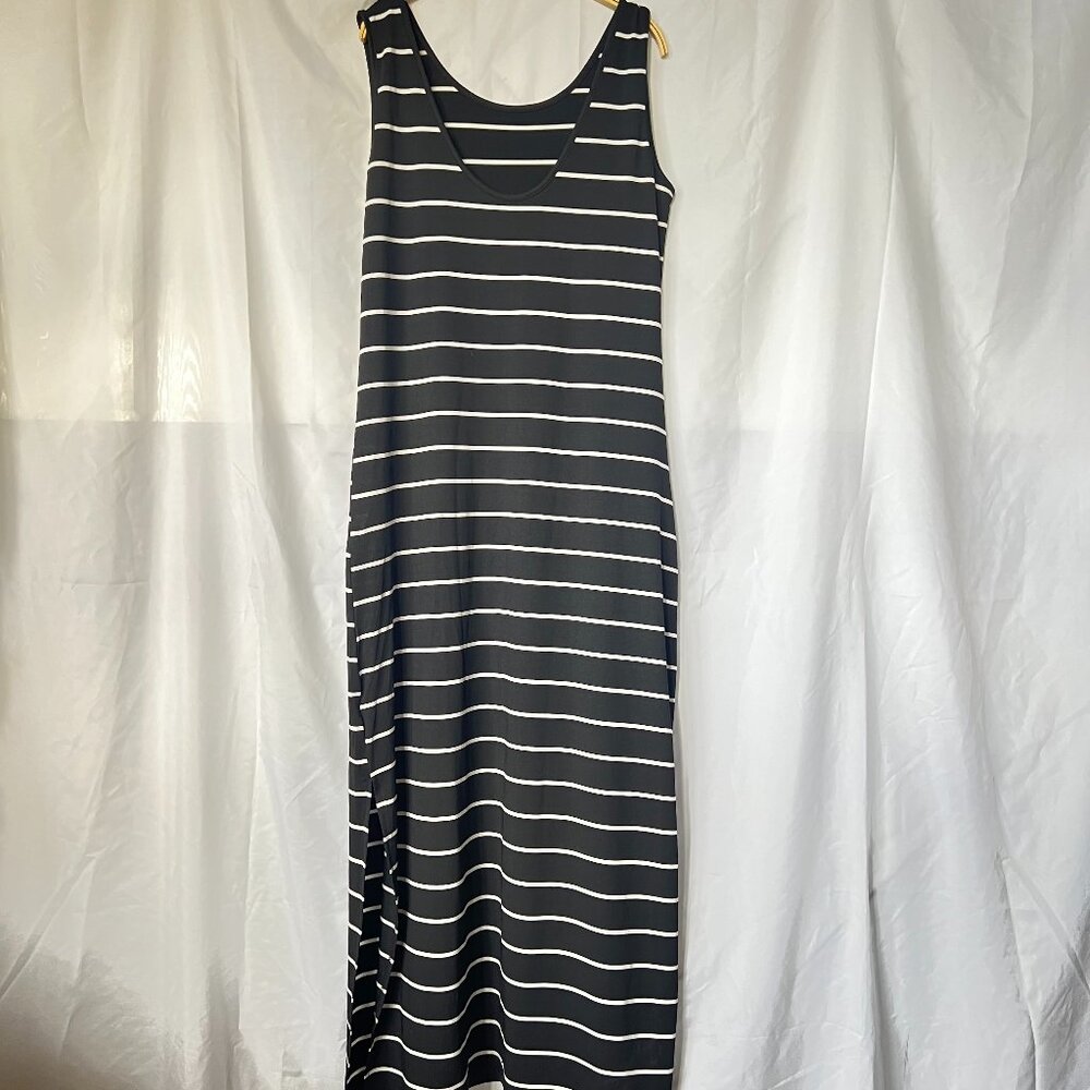 Item 104 Womens Black and White Maxi Dress - Size M
